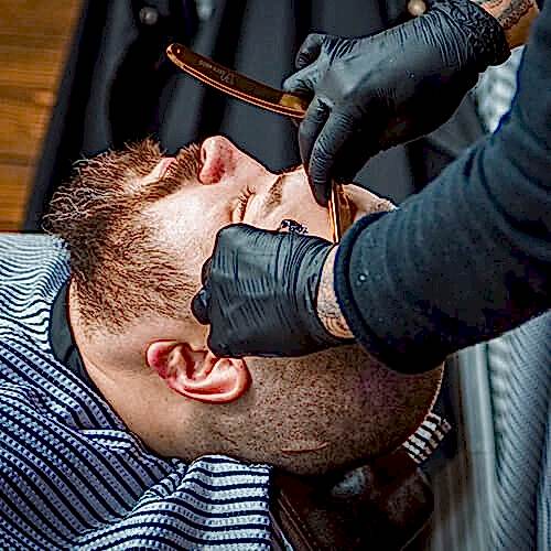 Бритьё бороды и головы в Oldboy Barbershop